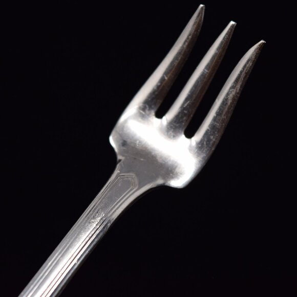 National Viceroy Plate Moderne Cocktail Seafood Fork Silverplate Fancy Heart VTG - Picture 4 of 6